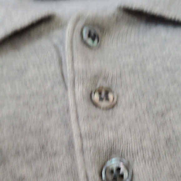 Lord & Taylor 2 Ply CASHMERE Gray Crewneck Sweater - Picture 10 of 10